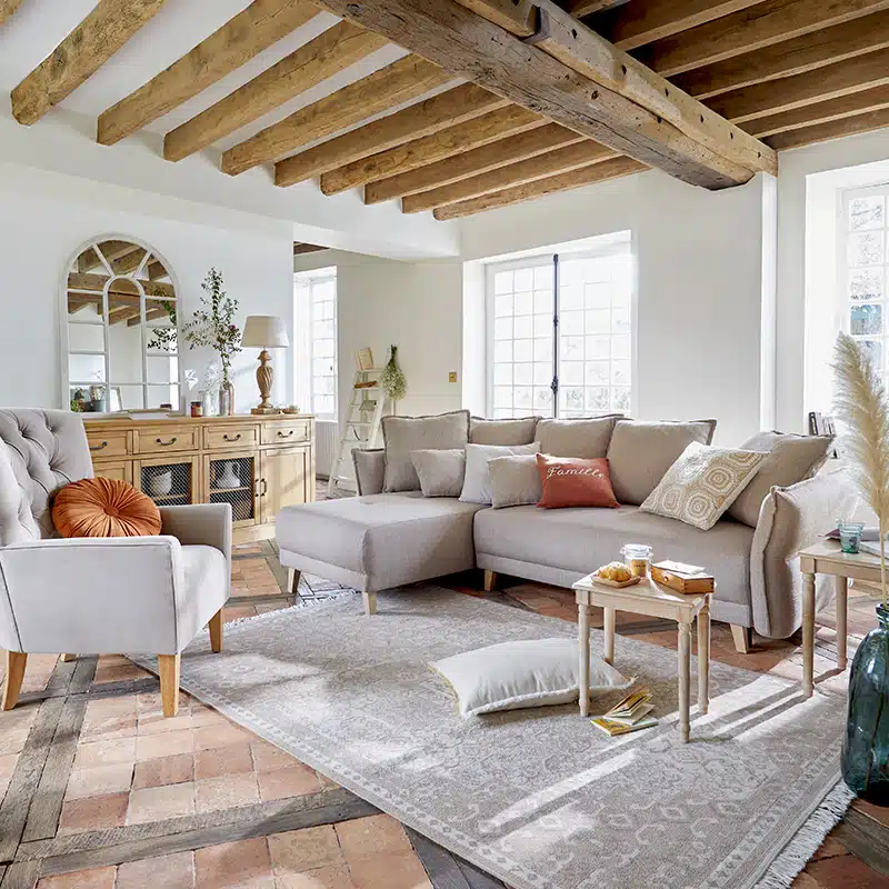 Les astuces pour créer une ambiance chaleureuse dans votre salon