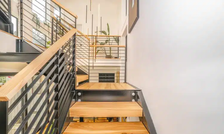 Comment vernir des escaliers en bois ?